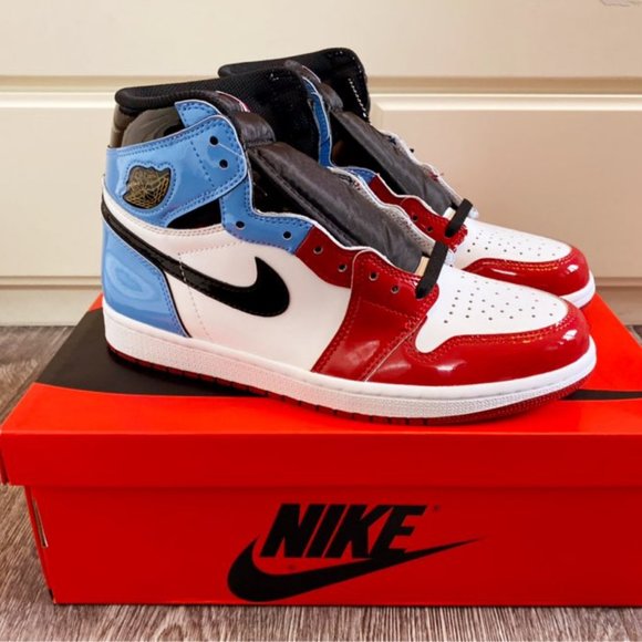 NIKE Aj1 HIGH OG FEARLESS